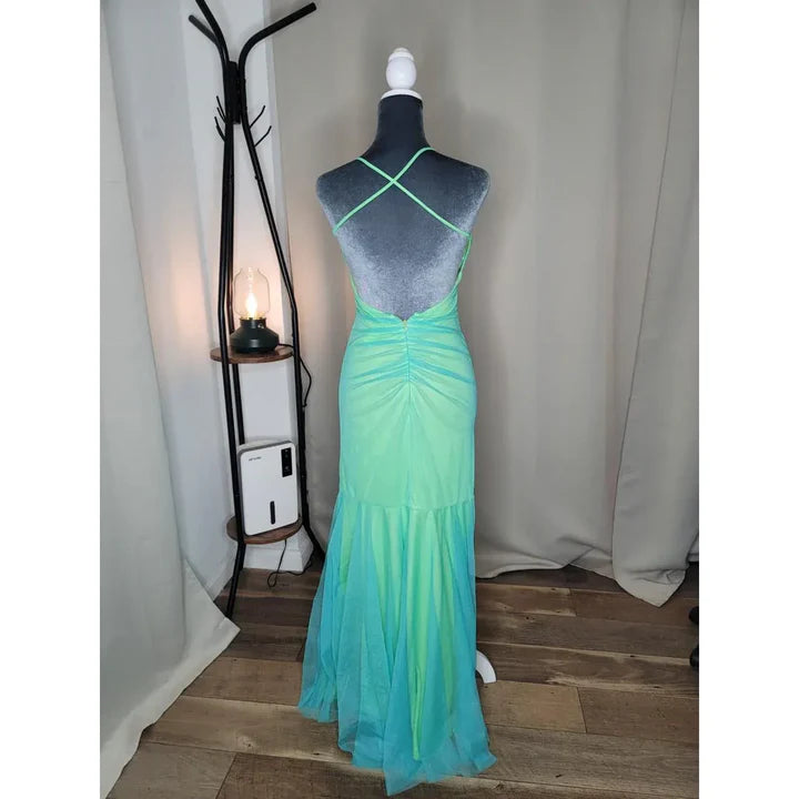 Elegant Mint Green V-neck Cross Strap Embroidered Mermaid Long Evening Dresses