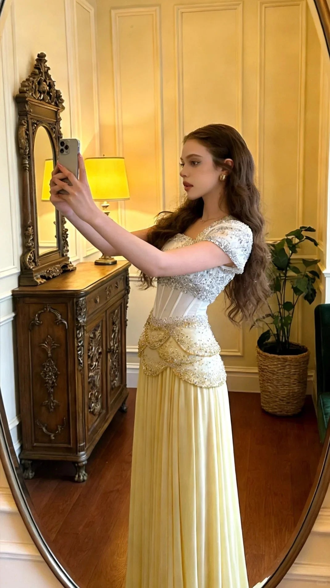 Elegant Pale Yellow Short Sleeve Prom Dress With Sequin Corset Bodice Open Back And Pleated Maxi Skirt For Formal Evening Party