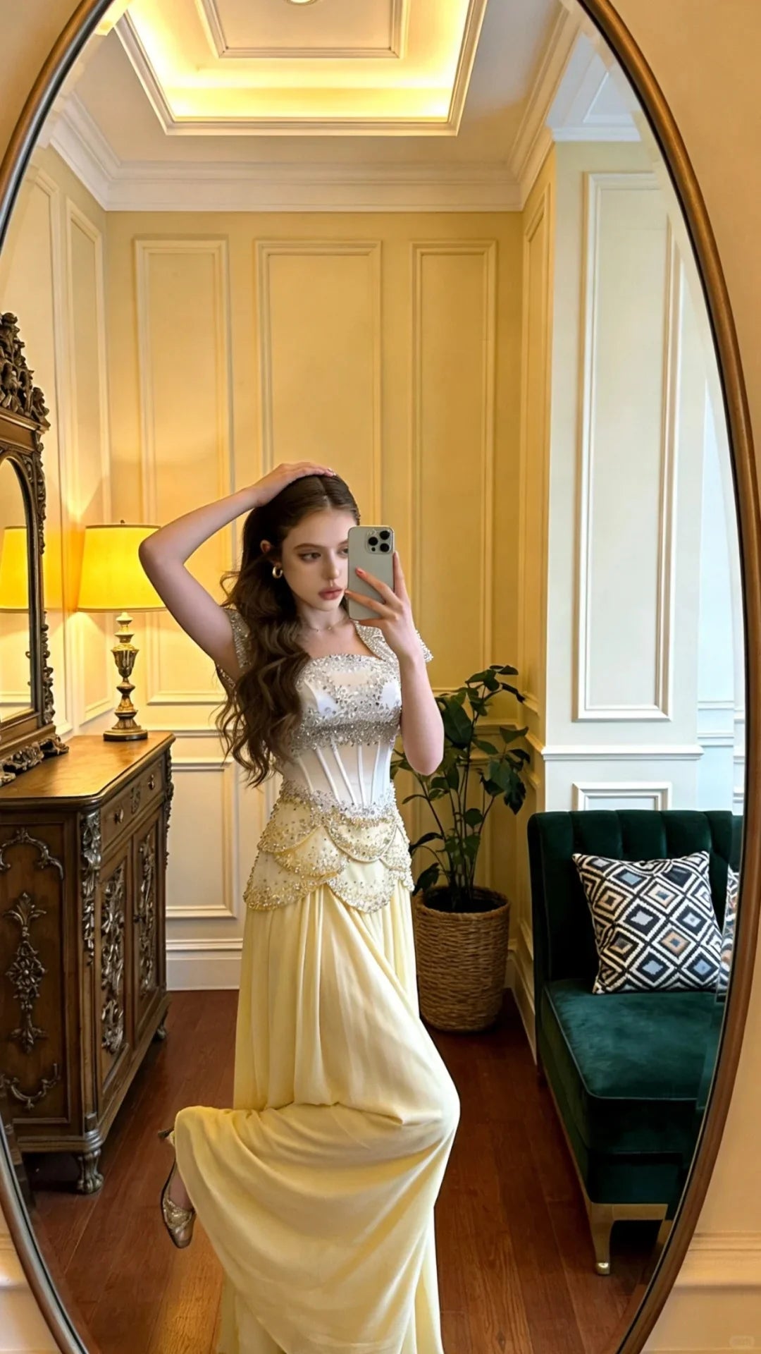 Elegant Pale Yellow Short Sleeve Prom Dress With Sequin Corset Bodice Open Back And Pleated Maxi Skirt For Formal Evening Party