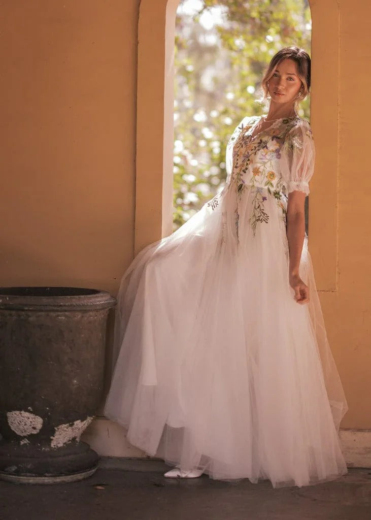 Elegant Puff Sleeve V Neck Floral Embroidery Sheer Mesh Tulle Maxi Evening Dress For Formal Evening Prom Wedding Guest Bridesmaid Cocktail Party Gala