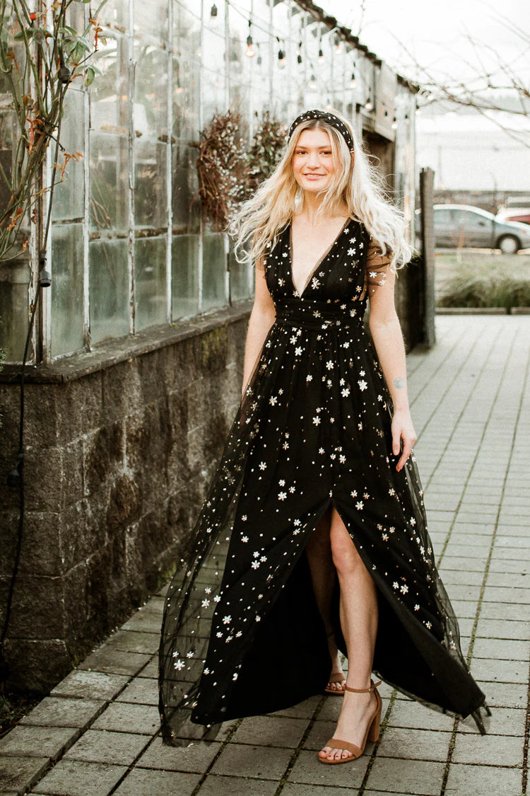 Elegant Ruffle Sleeve Deep V Neck Open Back Star Print High Slit Tulle A Line Maxi Evening Dress For Formal Evening Gala Wedding Guest Bridesmaid