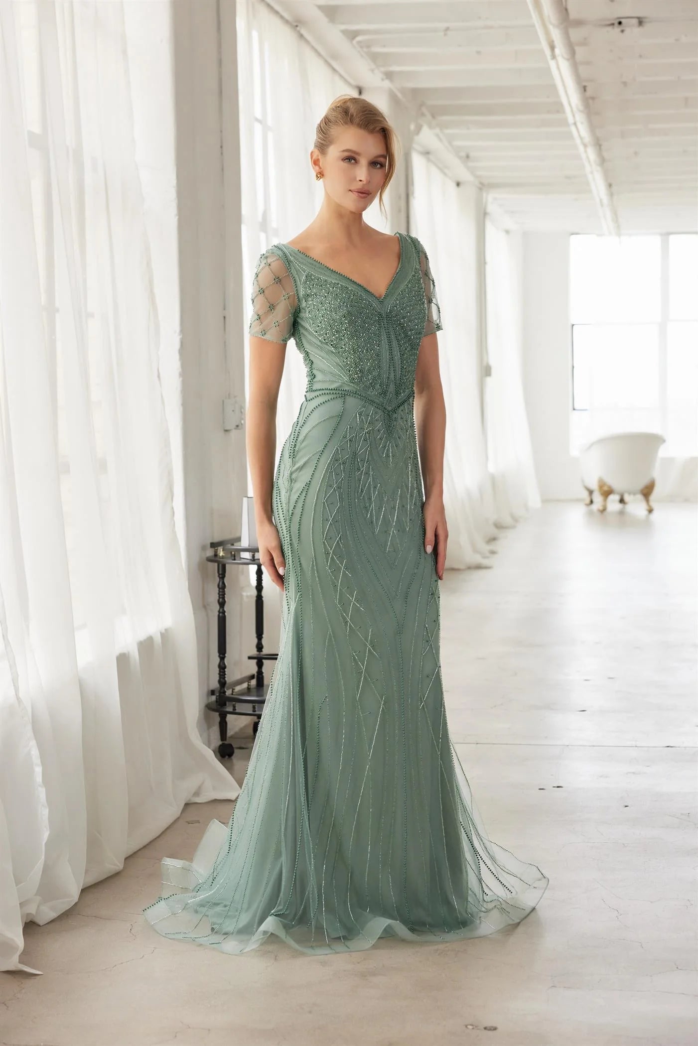 Elegant Short Sleeve V Neck Open Back Beaded Lace Appliqué Mermaid Evening Dress For Formal Evening Gala Wedding Guest Bridesmaid