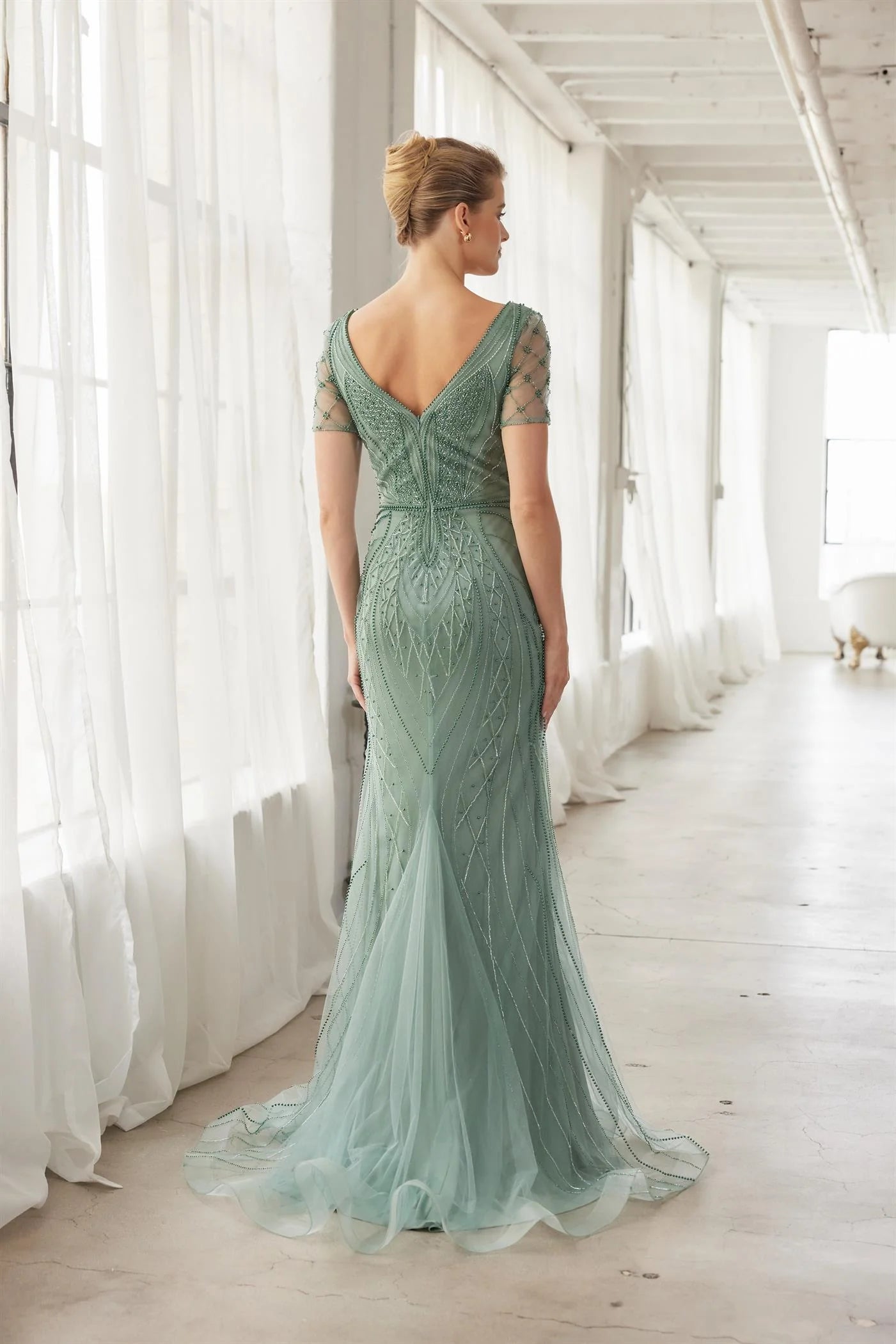 Elegant Short Sleeve V Neck Open Back Beaded Lace Appliqué Mermaid Evening Dress For Formal Evening Gala Wedding Guest Bridesmaid