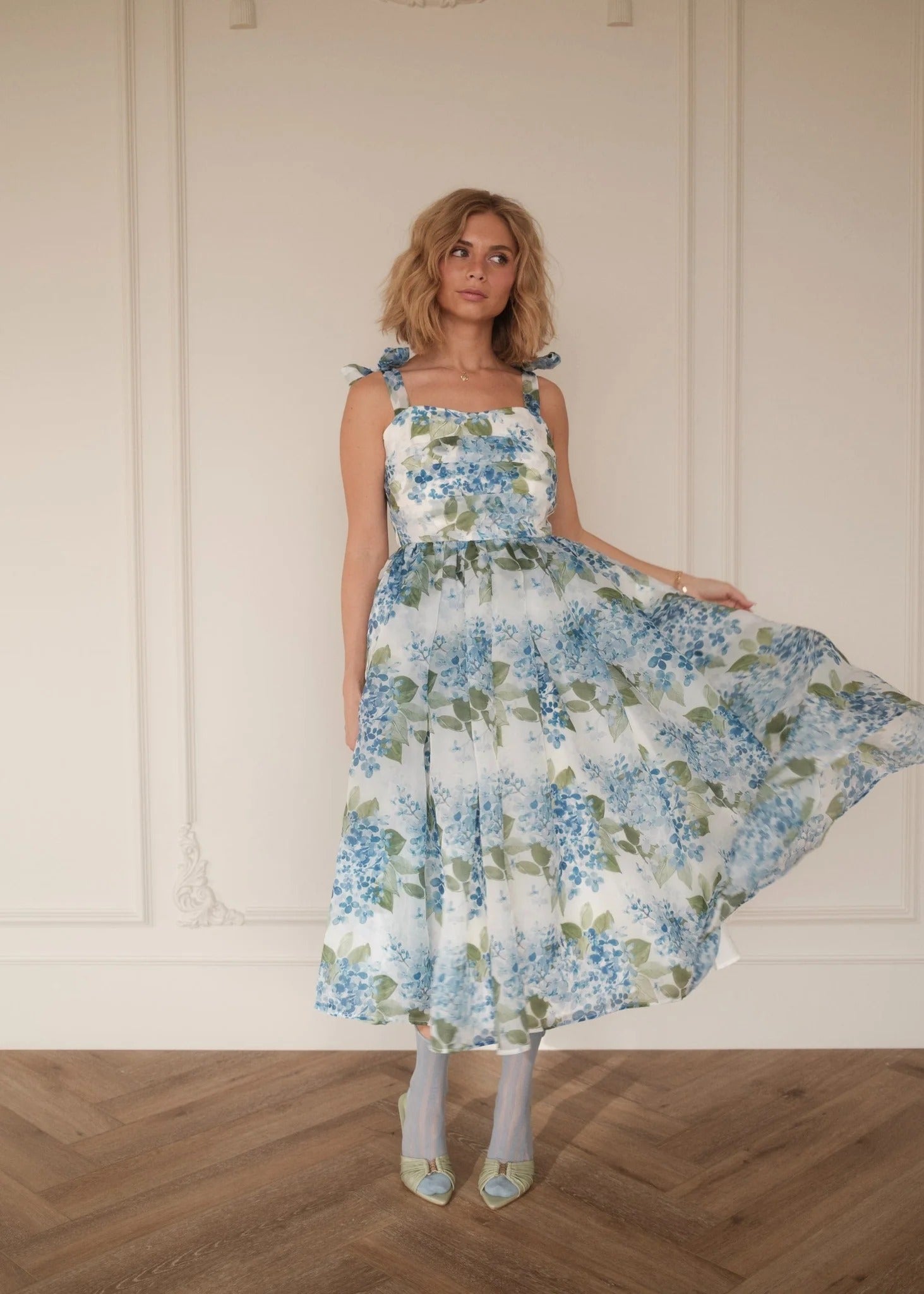 Elegant Spaghetti Strap Bow Detail Square Neck Hydrangea Floral Print A Line Midi Evening Dress For Formal Evening Prom Wedding Guest Bridesmaid Beach Wedding Cocktail Party Gala