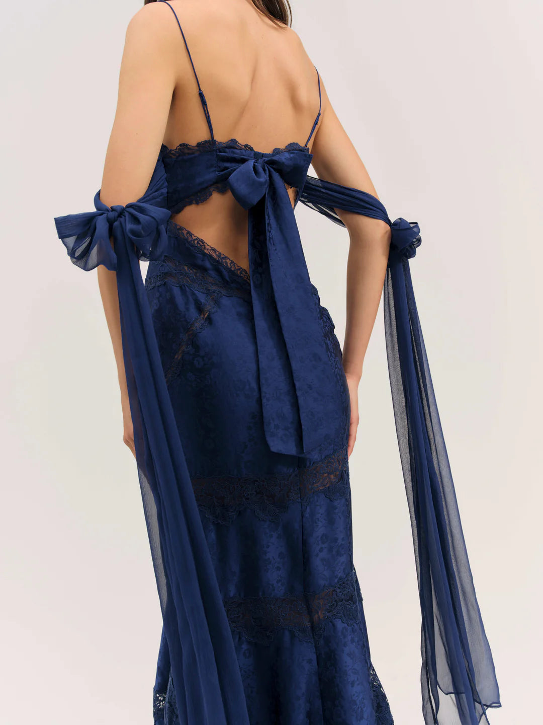 Elegant Spaghetti Strap Cold Shoulder Bow Detail Lace Insert Mermaid Maxi Prom Dress For Formal Evening Wedding Guest