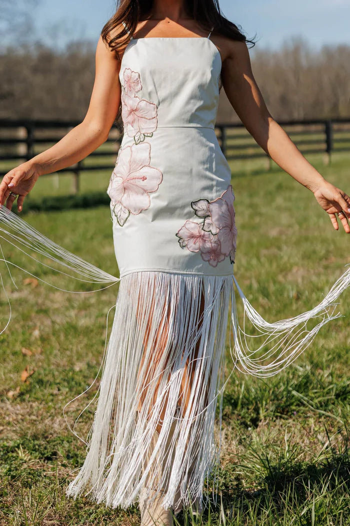 Elegant Spaghetti Strap Floral Embroidery Fringe Hem Bodycon Prom Dress For Wedding Guest Bridal Shower Formal Evening