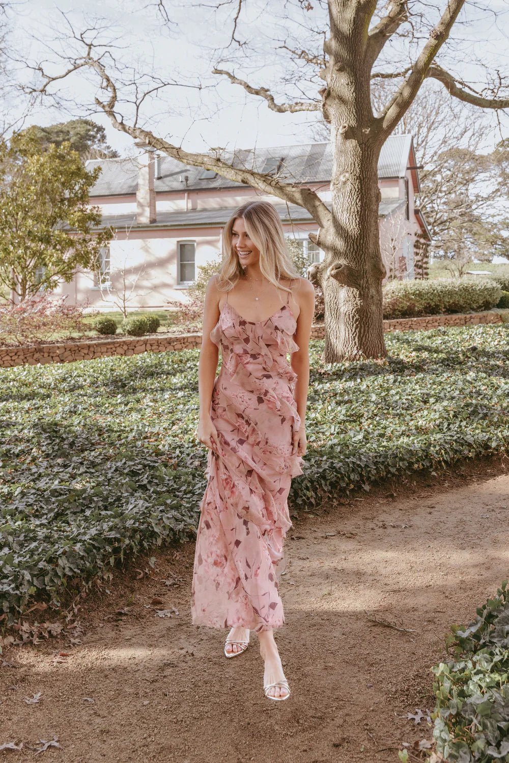 Elegant Spaghetti Strap Floral Print Ruffle Detail Maxi Prom Dress With Slit For Formal Evening Wedding Guest Bridesmaid Cocktail Party
