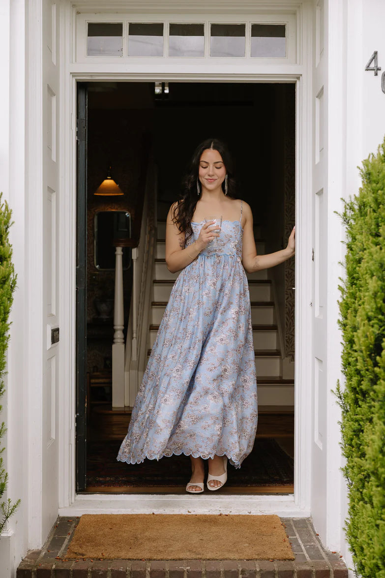 Elegant Spaghetti Strap Open Back Floral Print Smocked Waist Scalloped Hem A Line Maxi Evening Dress For Formal Evening Gala Wedding Guest Bridesmaid