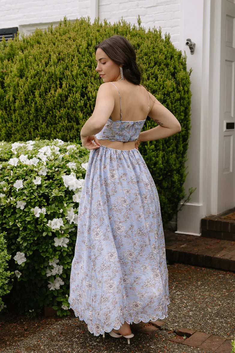Elegant Spaghetti Strap Open Back Floral Print Smocked Waist Scalloped Hem A Line Maxi Evening Dress For Formal Evening Gala Wedding Guest Bridesmaid