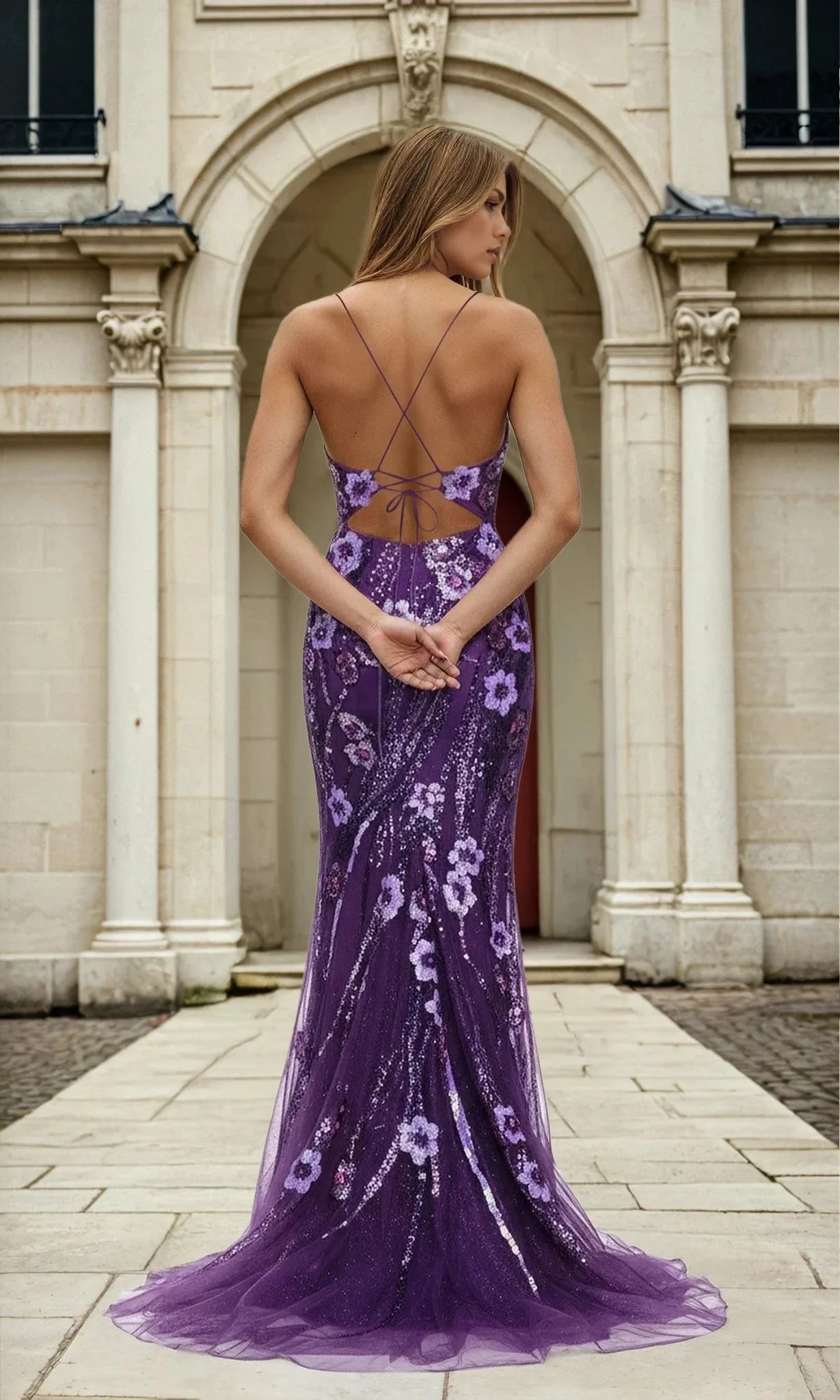 Elegant Spaghetti Strap Open Back Floral Sequin Mermaid Maxi Prom Dress With Slit For Formal Evening Gala