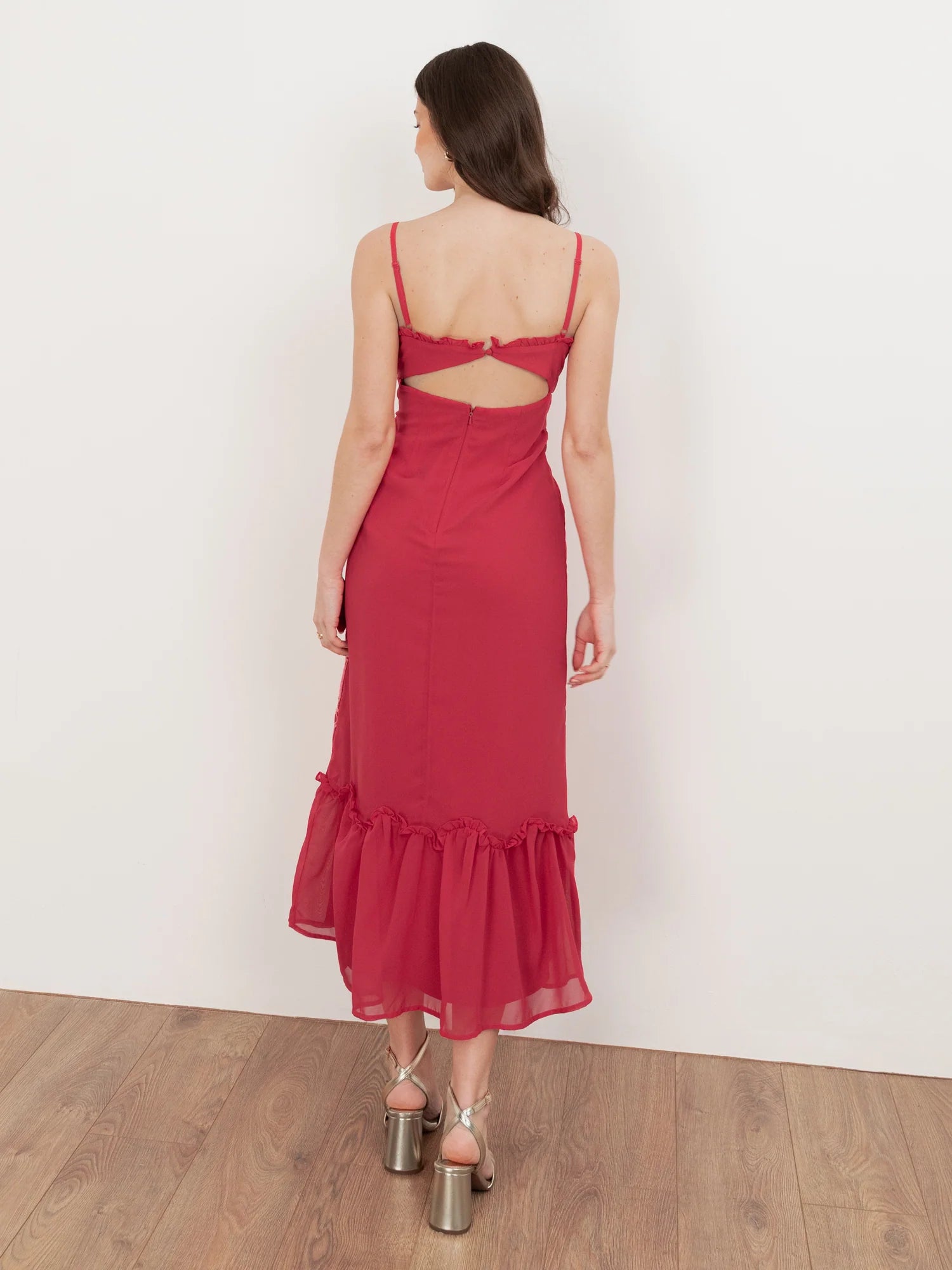 Elegant Spaghetti Strap Ruffle Trim Floral Embroidered Cutout Back Ruffle Hem Midi Prom Dress For Formal Evening Gala Wedding Guest