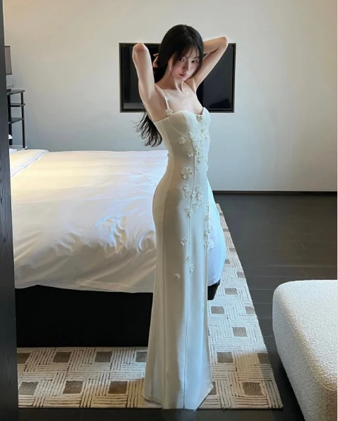 Elegant Spaghetti Strap Sweetheart Neck 3D Floral Applique Mermaid Evening Dress