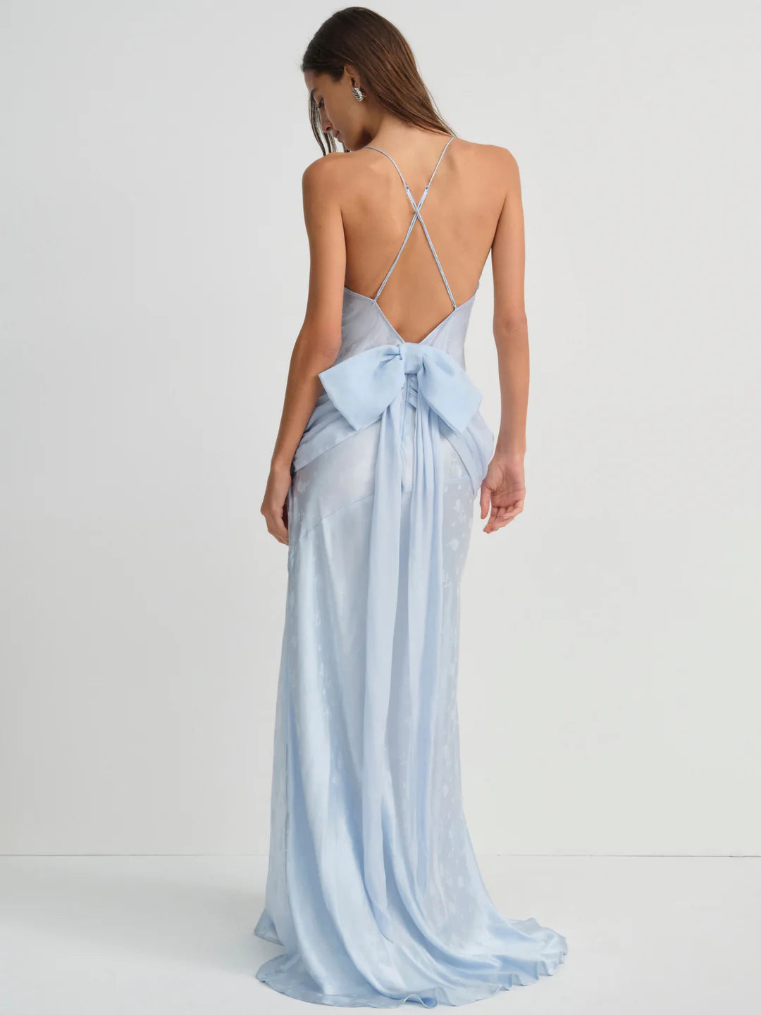 Elegant Spaghetti Strap Sweetheart Neck Ruched Waist Open Back Bow Detail Jacquard Satin Maxi Prom Dress For Formal Evening Wedding Guest