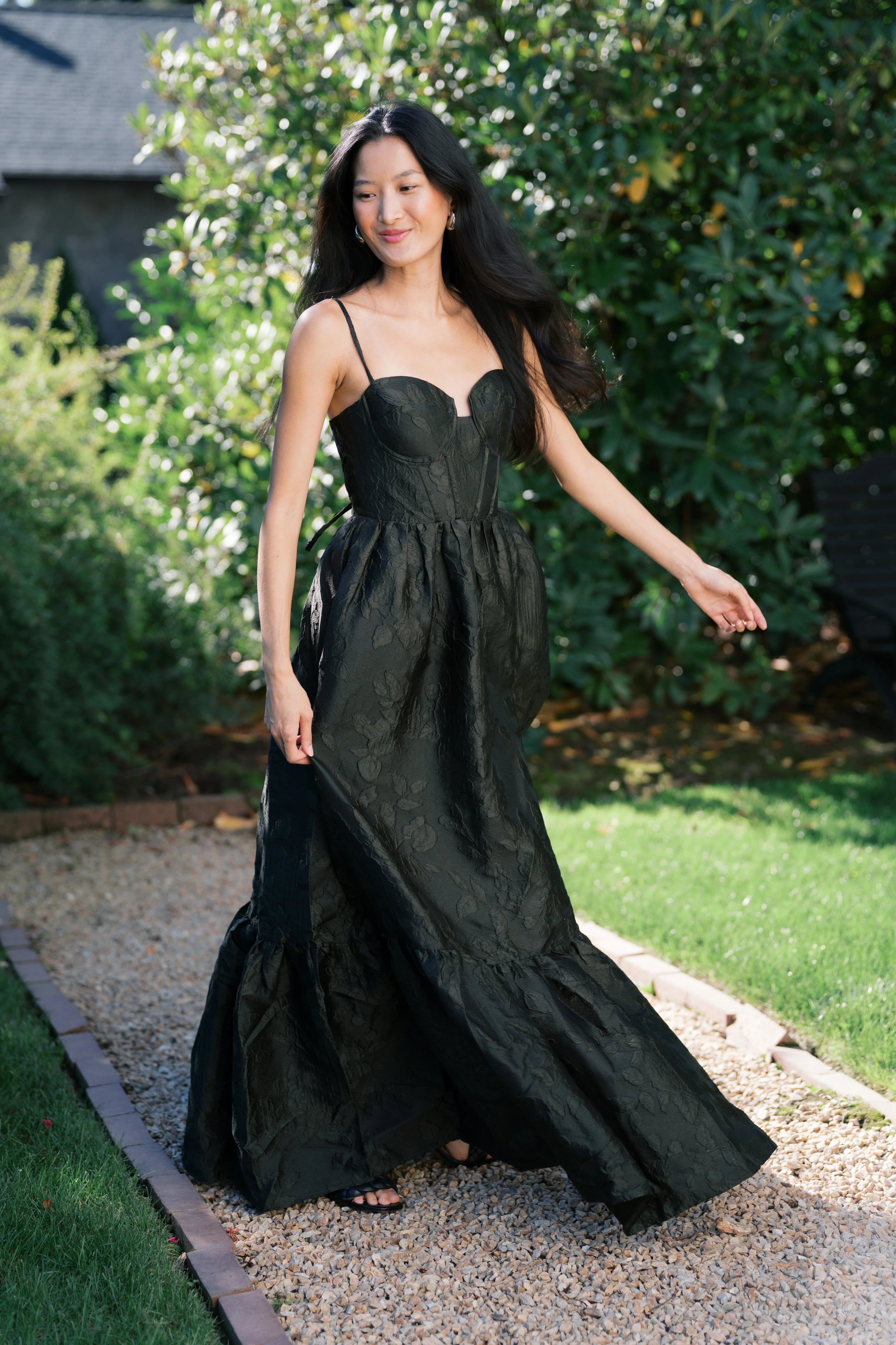 Elegant Spaghetti Strap Sweetheart Neckline Open Back Floral Jacquard Tiered Ruffle Hem A Line Maxi Evening Dress For Formal Evening Gala Wedding Guest Bridesmaid