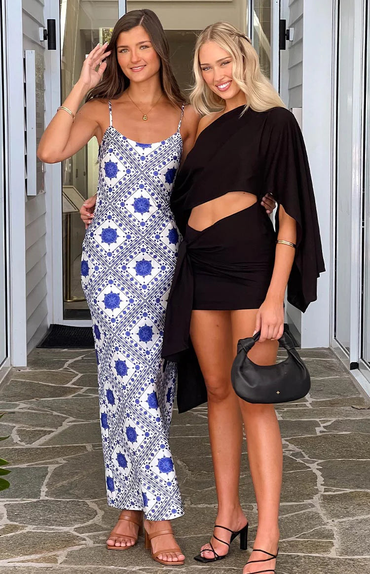 Elegant Spaghetti Strap V Neck Blue White Tile Print Satin Maxi Prom Dress
