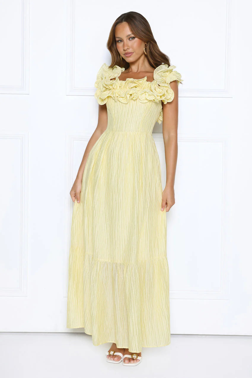 Elegant Square Neck Ruffle Trim Open Back Tiered Ruffle Hem Textured Maxi Evening Dress For Formal Evening Prom Wedding Guest Bridesmaid Beach Wedding Cocktail Party Gala