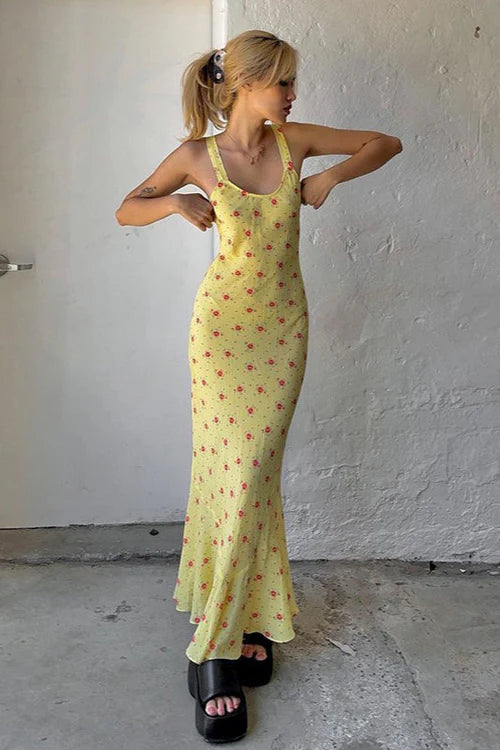 Elegant Square Neck Wide Strap Satin Bodycon Maxi Prom Dress With Ditsy Floral Print For Formal Evening Beach Vacation