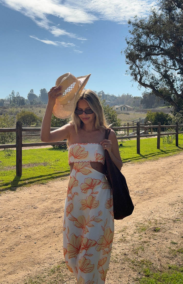 Elegant Strapless Cutout Waist Floral Print Maxi Dress With Straw Cowboy Hat For Summer Beach Vacation Boho Party Brunch