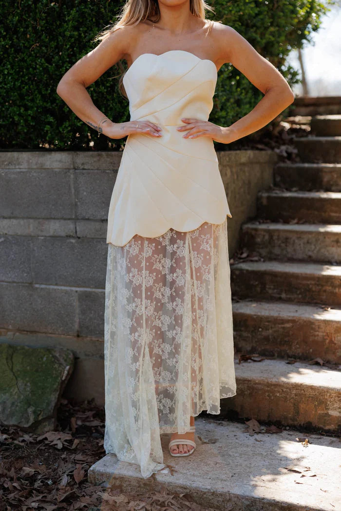 Elegant Strapless Scallop Edge Floral Lace Overlay Maxi Prom Dress For Wedding Guest Bridal Shower Formal Evening