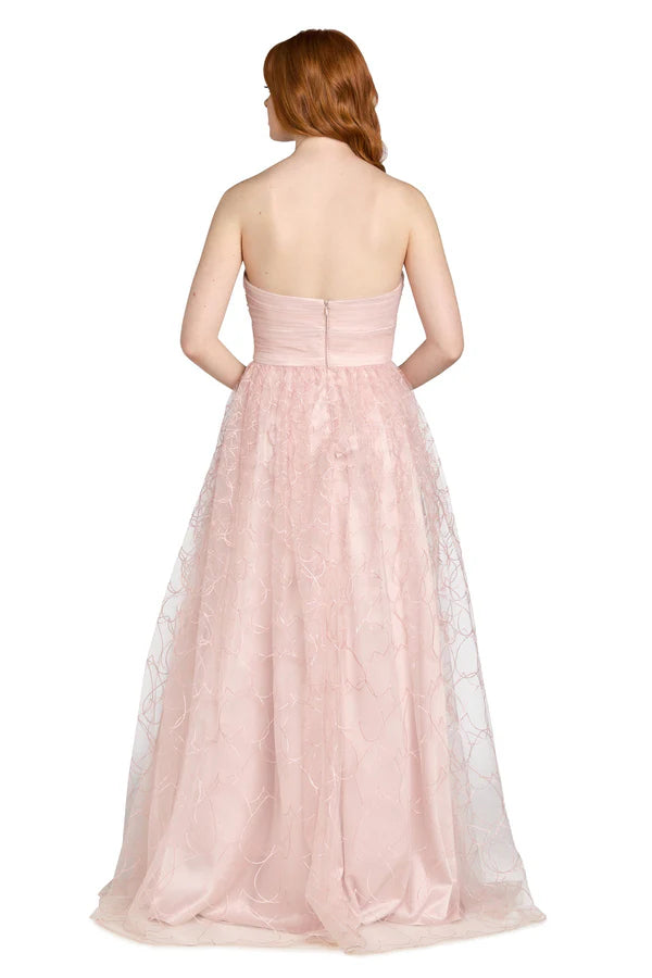 Elegant Strapless Sweetheart Heart Cutout Embroidered Tulle A Line Maxi Prom Dress For Formal Evening Bridal