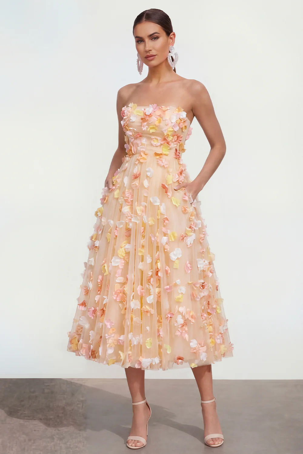 Elegant Strapless Sweetheart Neck 3D Floral Petal Embellished Tulle Pocketed A Line Midi Prom Dress