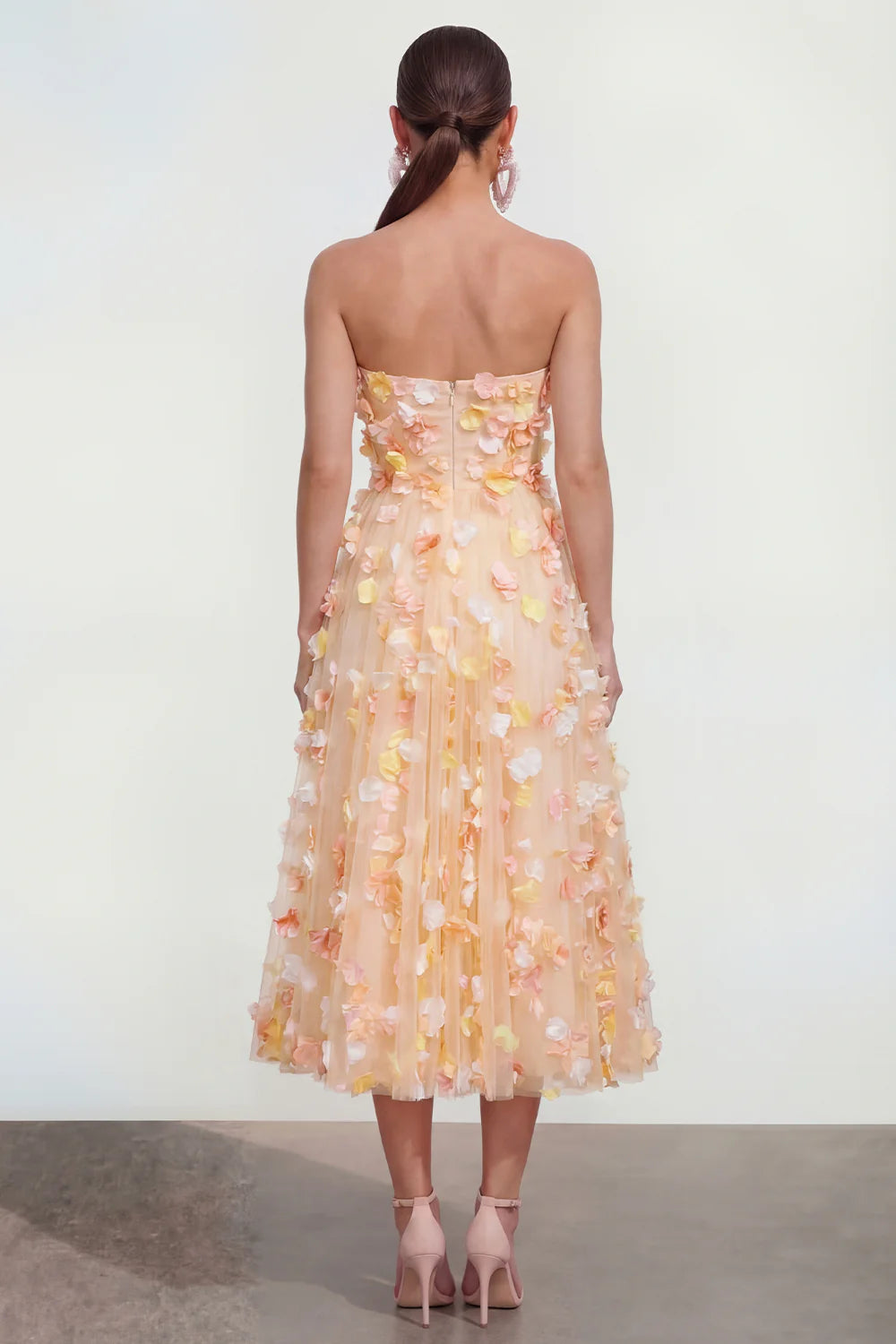 Elegant Strapless Sweetheart Neck 3D Floral Petal Embellished Tulle Pocketed A Line Midi Prom Dress