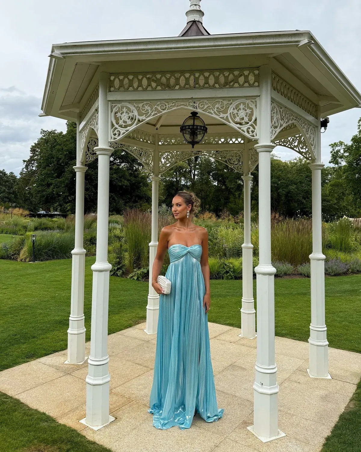 Elegant Strapless Sweetheart Pleated Metallic Satin A-Line Maxi Prom Dress with Train