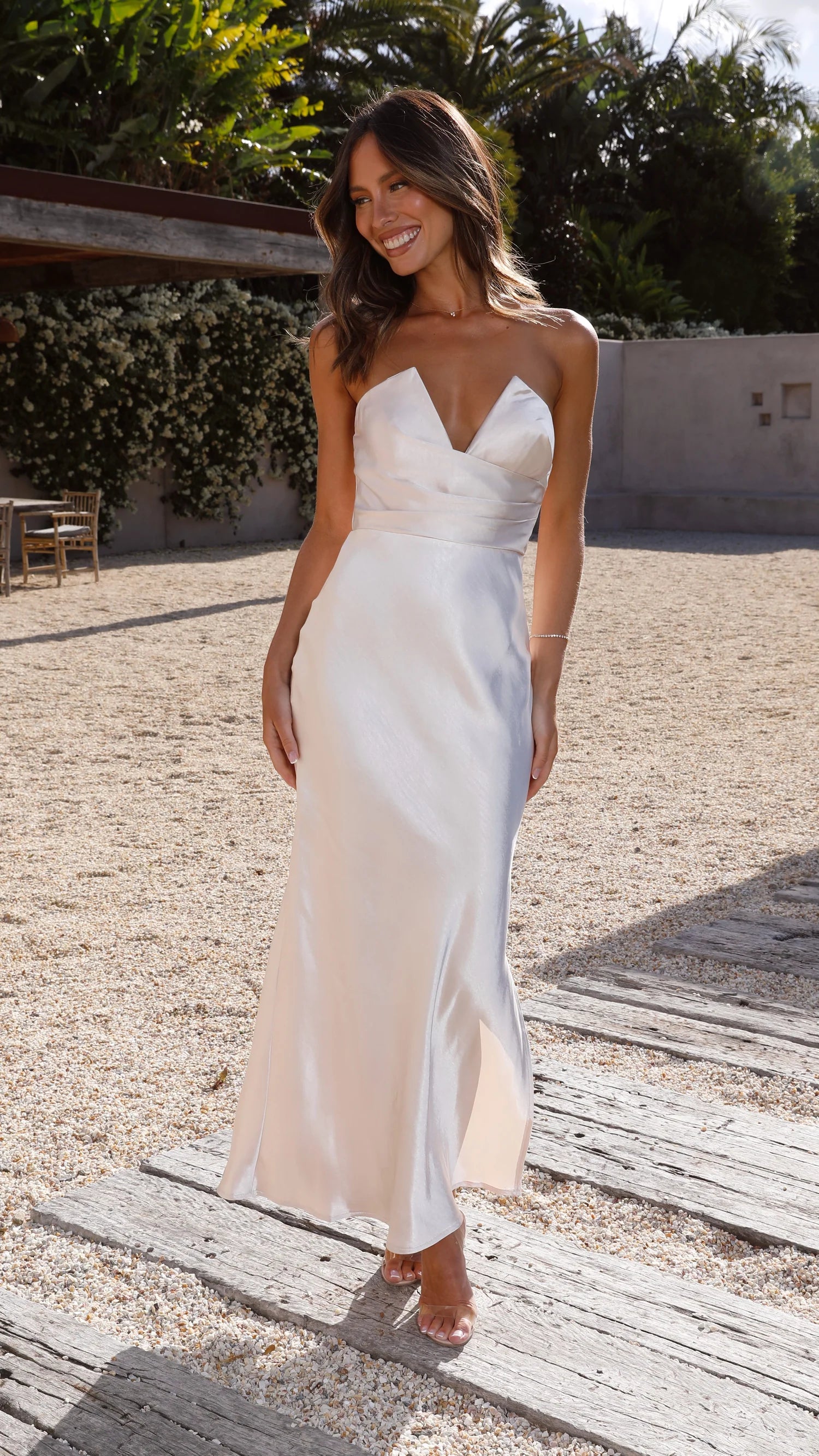 Elegant Strapless V-Neck Backless Satin Mermaid Maxi Prom Dress with Side Slit and Structured Waistband