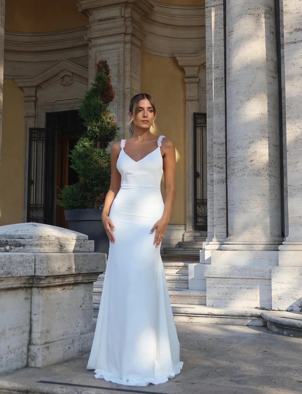 Elegant V Neck Beaded Strap Open Back Button Detail Satin Mermaid Maxi Prom Dress For Formal Evening Wedding