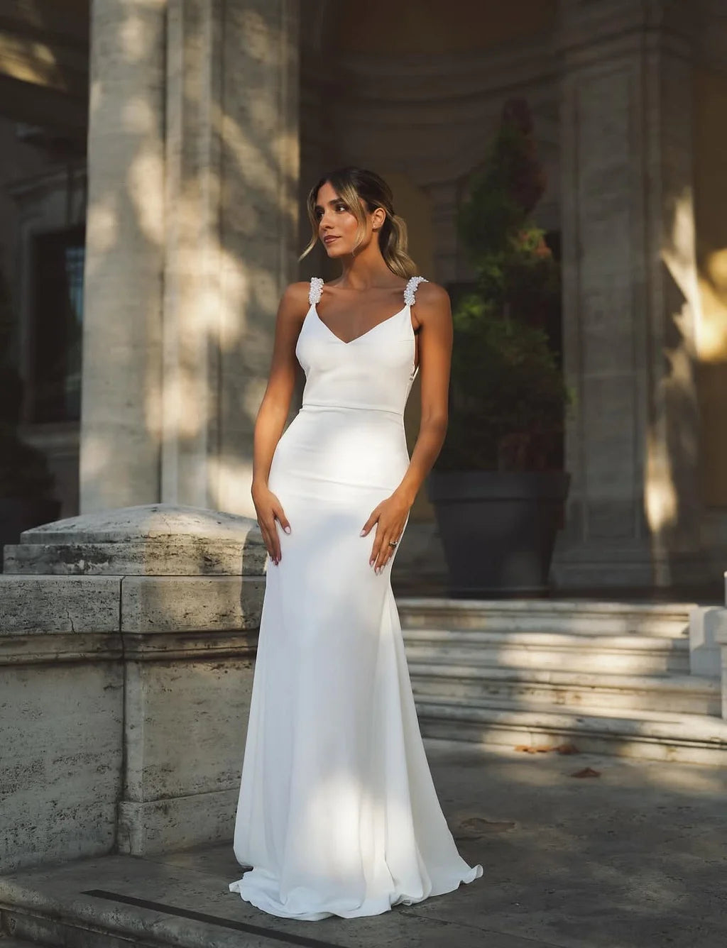 Elegant V Neck Beaded Strap Open Back Button Detail Satin Mermaid Maxi Prom Dress For Formal Evening Wedding