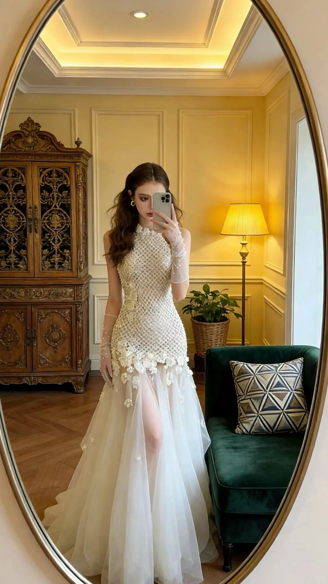 Elegant White Halter Neck Prom Dress With Beaded Lattice Bodice 3D Floral Appliques And Sheer Tulle Skirt With High Slit For Formal Evening Party