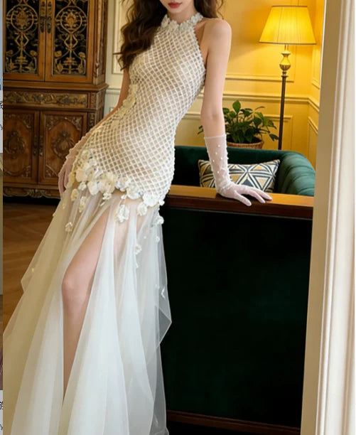 Elegant White Halter Neck Prom Dress With Beaded Lattice Bodice 3D Floral Appliques And Sheer Tulle Skirt With High Slit For Formal Evening Party