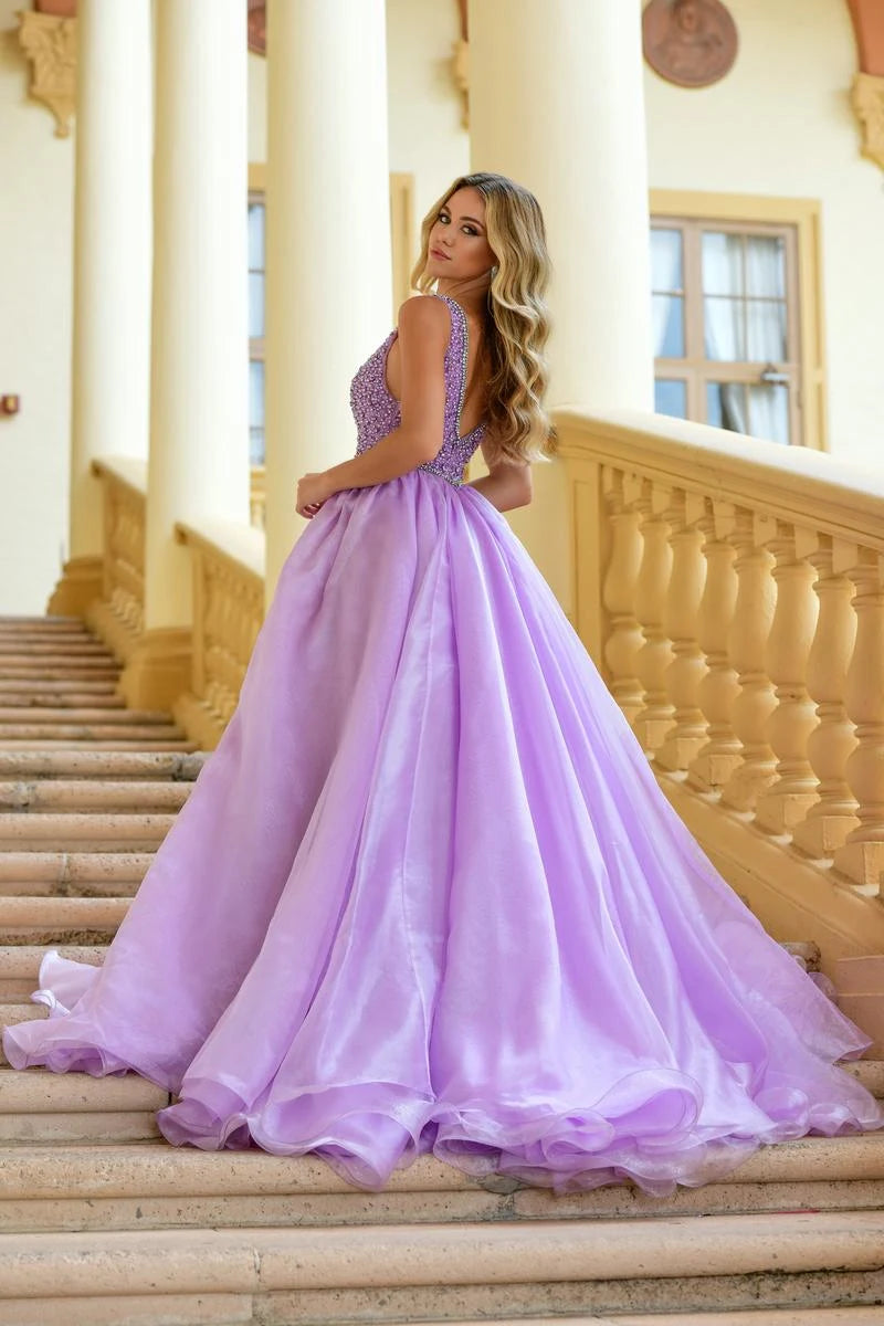 Elegant A-Line Deep V-Neck Sleeveless Beaded Flowy Lavender Floor-Length Prom Gown