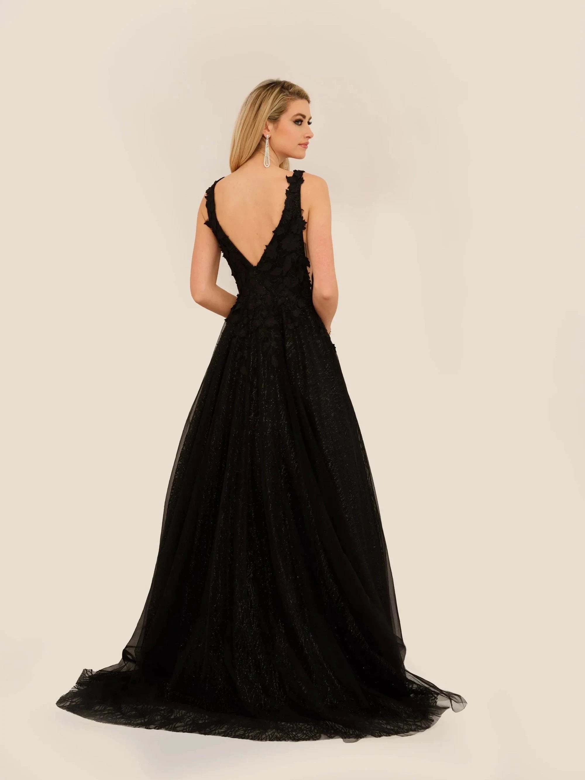 Elegant A-Line Deep V-Neck Sleeveless Floral Sparkle Black Floor-Length Prom Gown