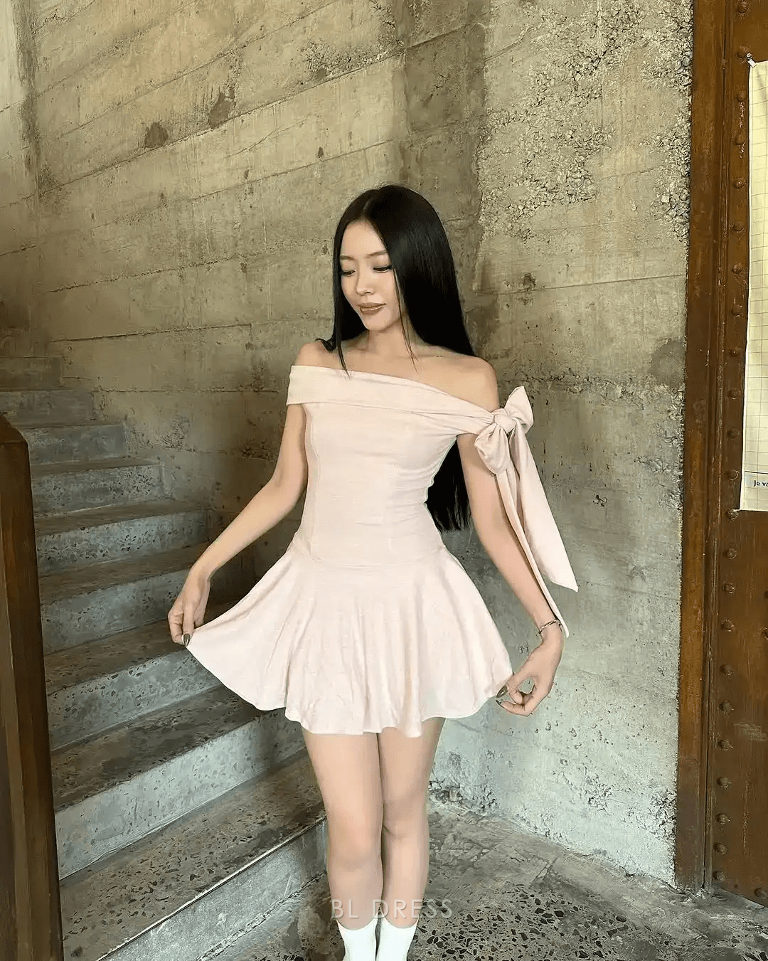 Elegant A-Line Off-Shoulder Bow-knot Ruffled Blush Short Homecoming Dress Women's