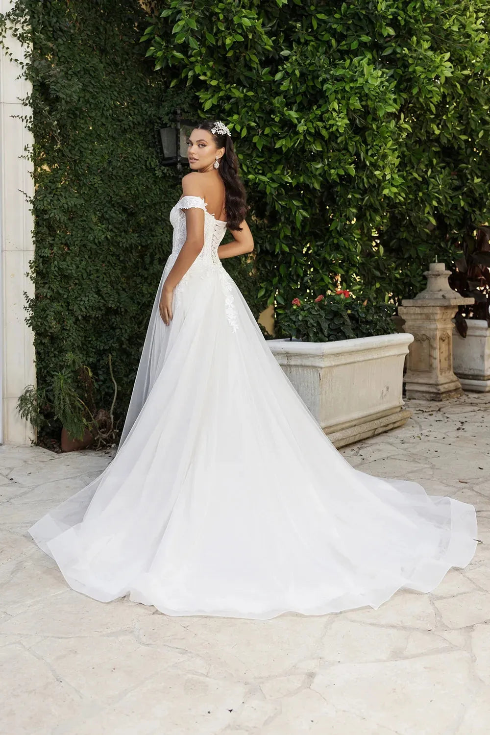 Elegant A-Line Off-Shoulder Floral Applique White Floor-Length Prom Dress for Women