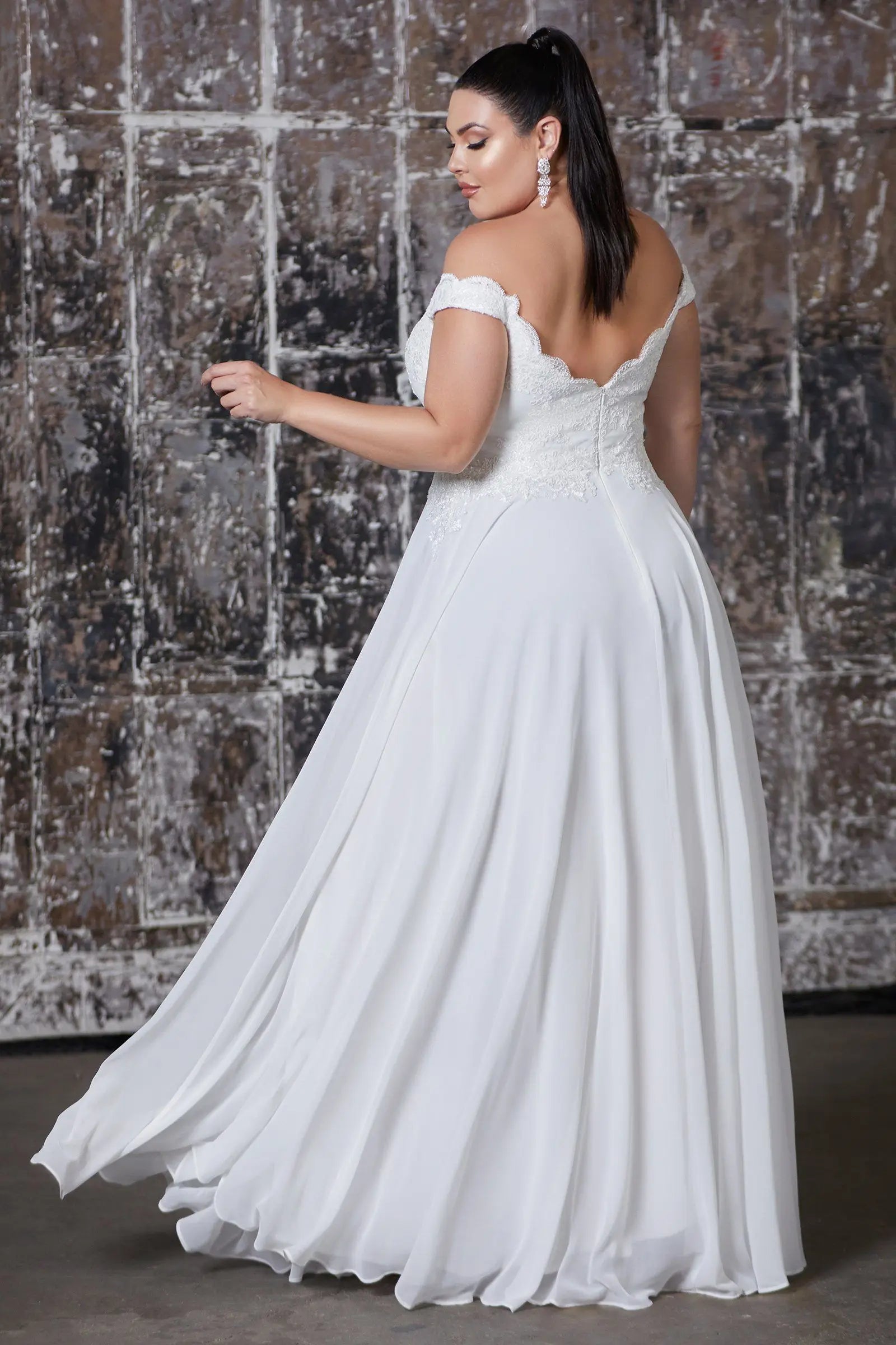 Elegant A-Line Off-Shoulder Lace Applique White Floor-Length Prom Dress for Women