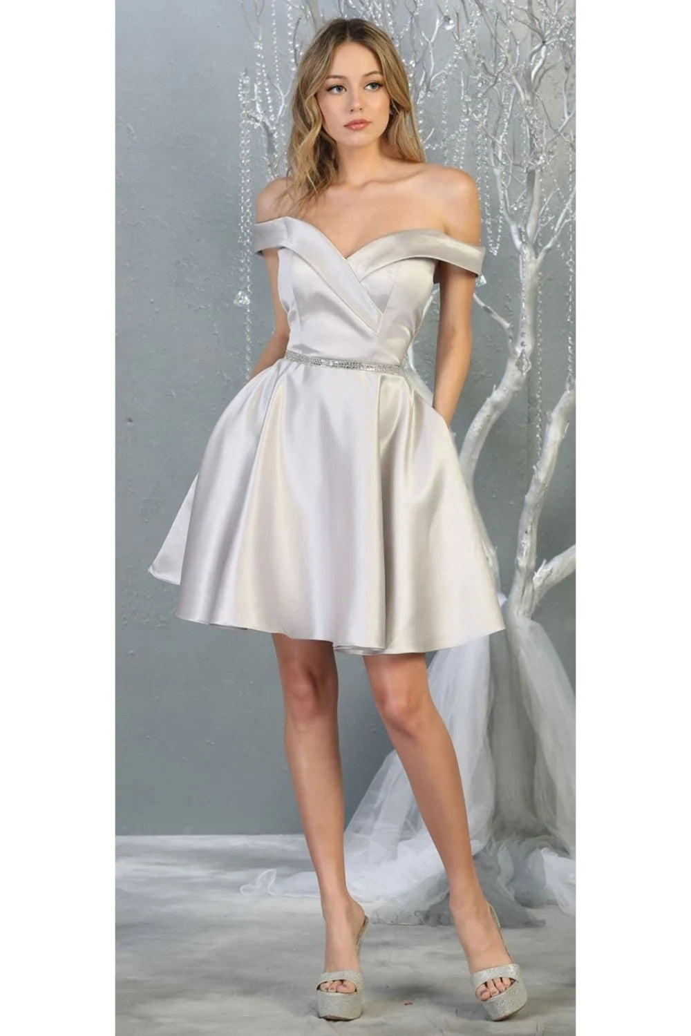 Elegant A-Line Off-Shoulder Sweetheart Chic Beaded Champagne Silver Short Homecoming Dress