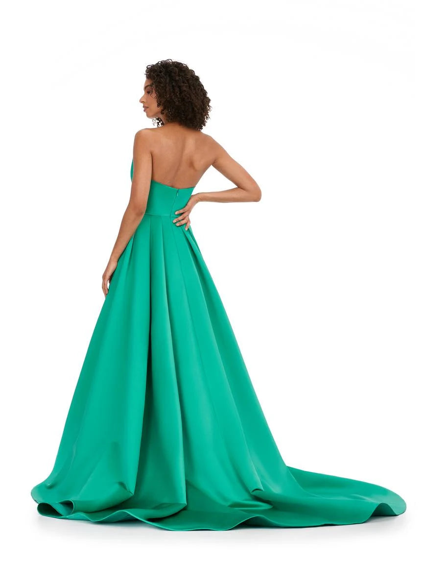 Elegant A-Line Plunging Sweetheart Sleeveless Emerald Green Floor-Length Prom Gown