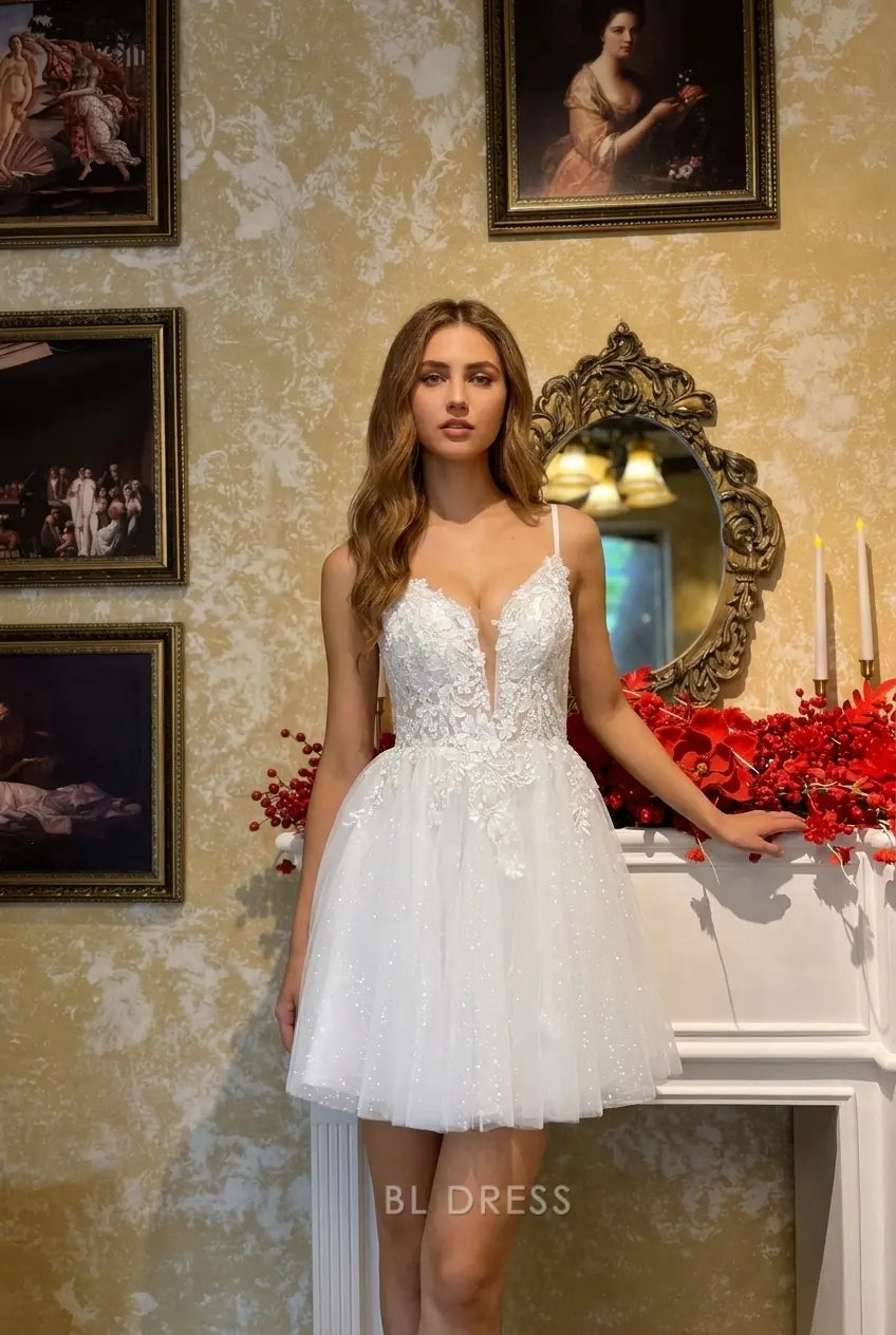 Elegant A-Line Plunging V-neck Sleeveless Floral Applique White Short Homecoming Dress for Women