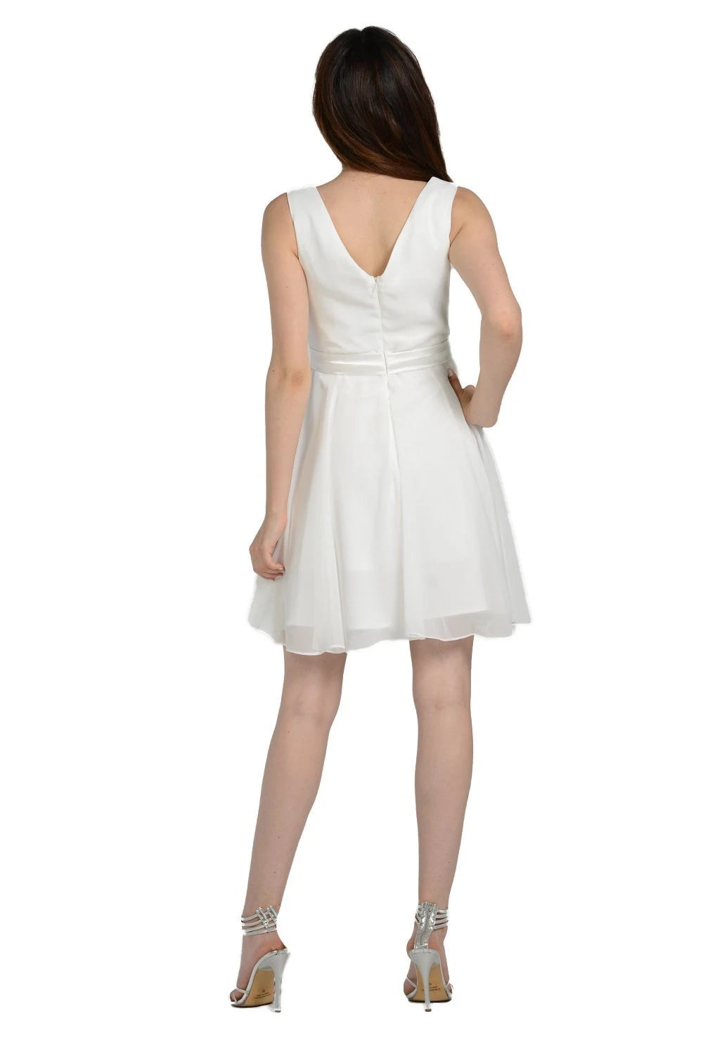 Elegant A-Line Round Neck Sleeveless Pleated Flowy White Short Homecoming Dresses