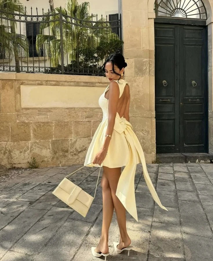 Elegant A-Line Square Neck Sleeveless Bow Back Pastel Yellow Short Homecoming Dress