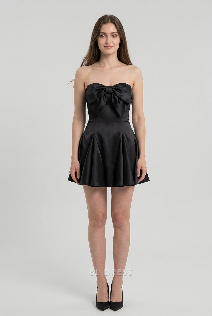 Elegant A-Line Strapless Sleeveless Bow Detail Black Mini Homecoming Dresses Women's