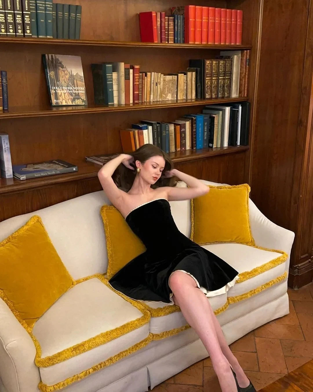 Elegant A-Line Strapless Sleeveless Chic Black Short Homecoming Dress for Women