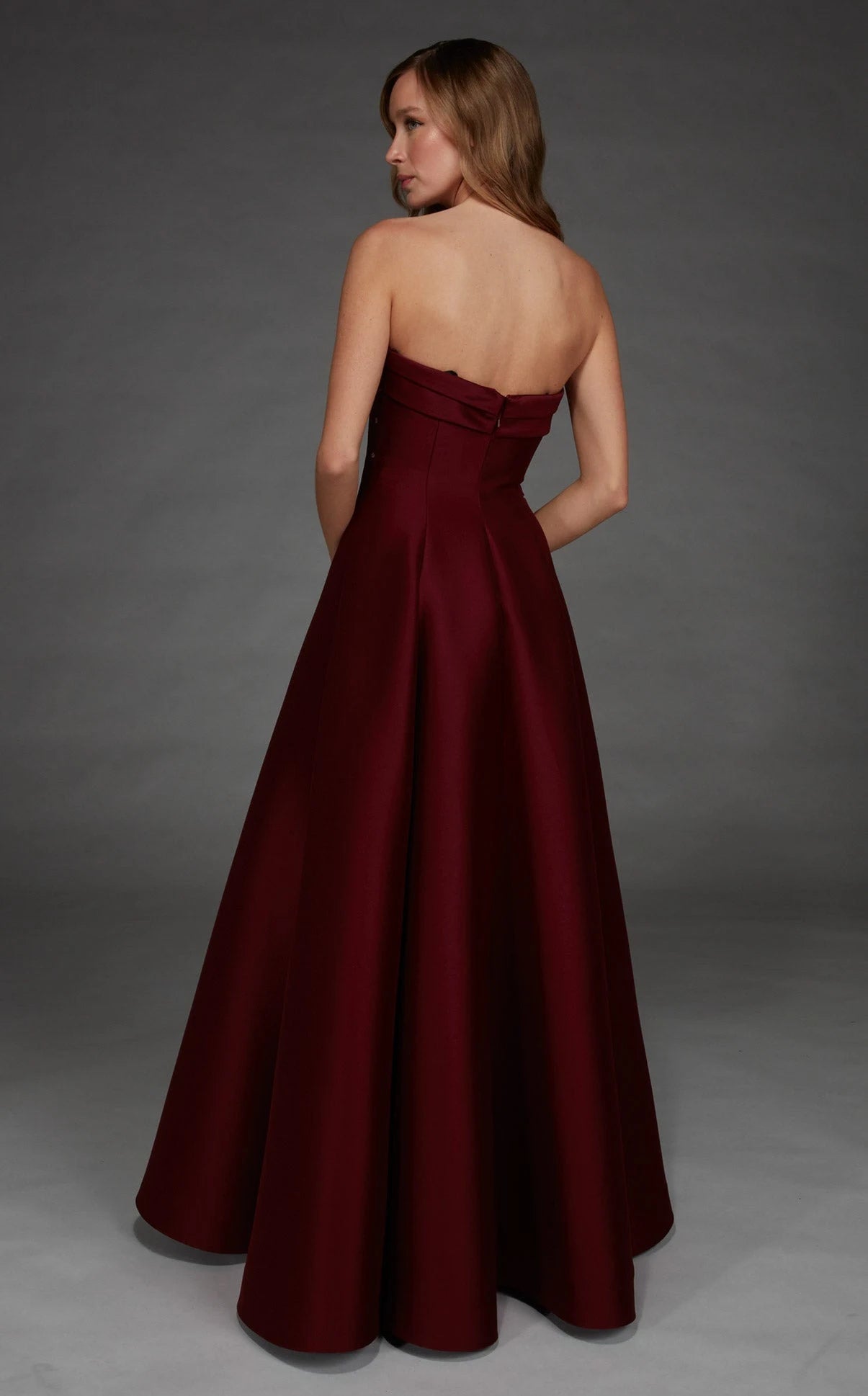 Elegant A-Line Strapless Sleeveless Classic Chic Burgundy Floor-Length Prom Dress for Women