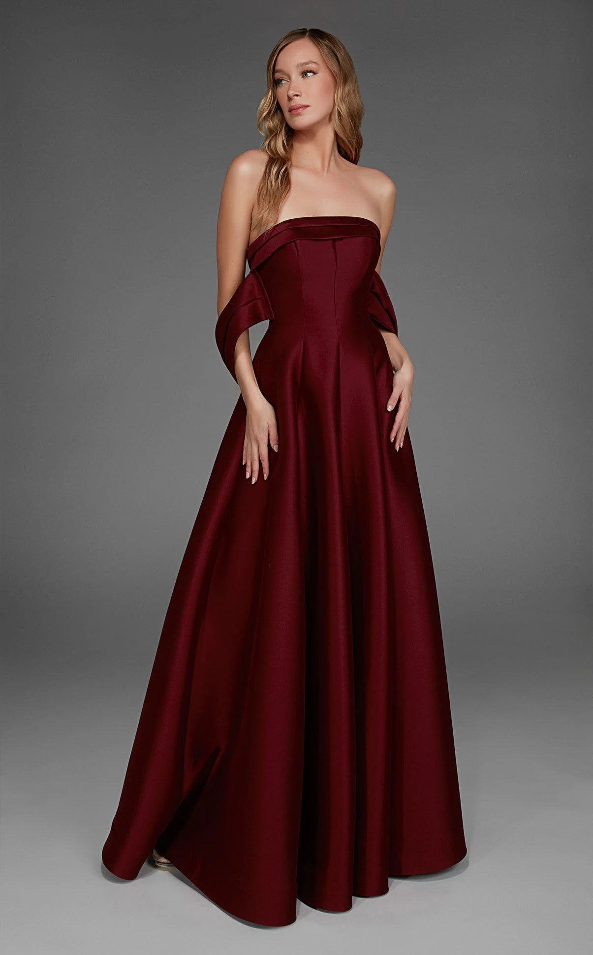 Elegant A-Line Strapless Sleeveless Classic Chic Burgundy Floor-Length Prom Dress for Women