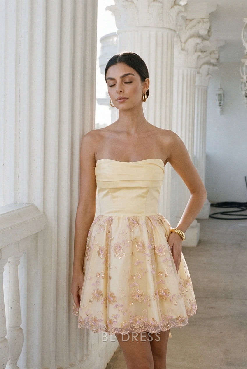 Elegant A-Line Strapless Sleeveless Embroidered Light Yellow Short Homecoming Dress Women's Party