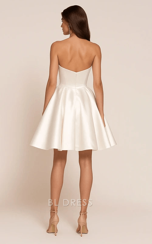 Elegant A-Line Sweetheart Sleeveless Chic Structured Ivory Short Women's Homecoming Gown