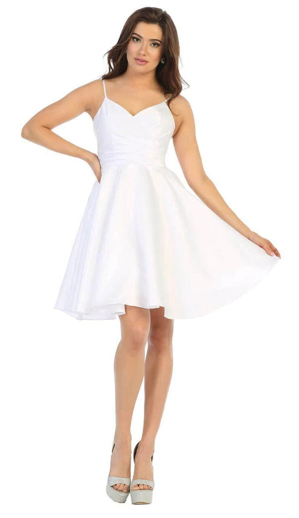Elegant A-Line Sweetheart Sleeveless Chic White Short Homecoming Dress For Women