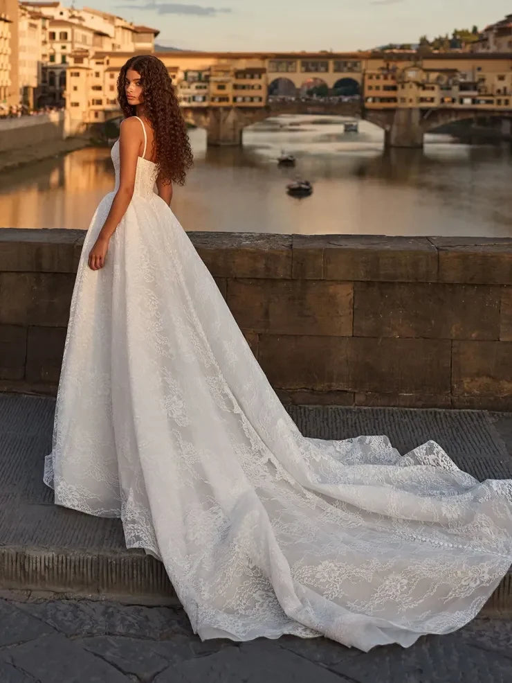 Elegant A-Line Sweetheart Sleeveless Corset Lace Ivory Floor-Length Bridal Wedding Gown